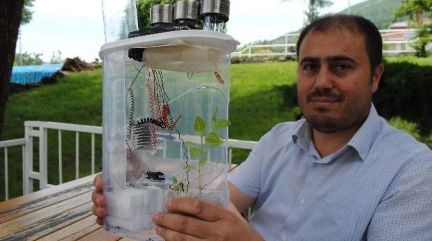 Bitkiler İ&ccedil;in G&uuml;neş Enerjisiyle Havadan Su &Uuml;reten &lsquo;akıllı Bakıcı&rsquo;