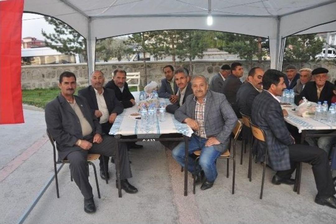 Eleşkirt&rsquo;te Protokol Ve Vatandaş İftarda Bir Araya Geldi