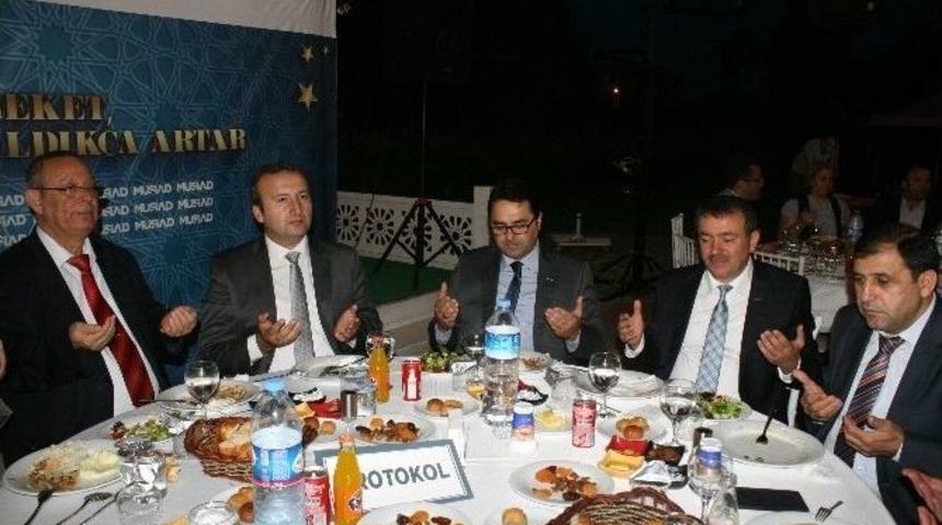 M&uuml;siad Ailesi İftarda Buluştu