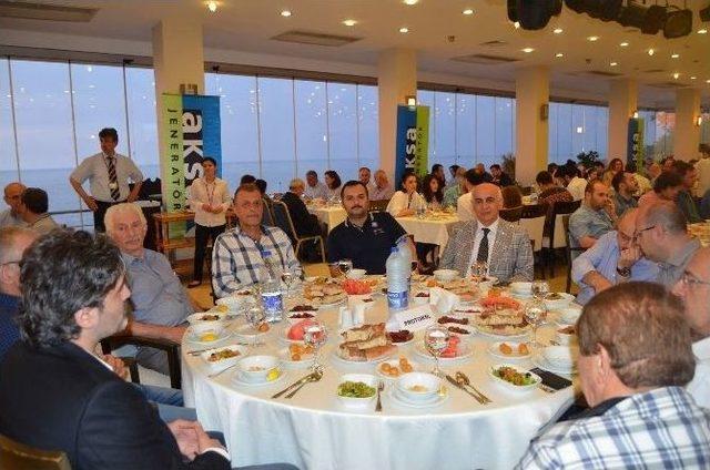 Elektrik Mühendisleri Odası Trabzon Şubesi İftar Yemeğinde Buluştu