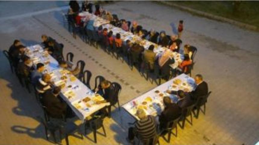 Keles&rsquo;te Suriyeli Aileler İftarda Buluştu