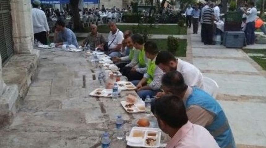 Semerkand&rsquo; Dan Her G&uuml;n 600 Kişiye İftar