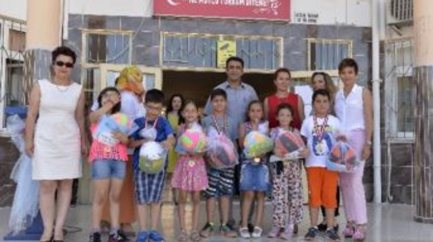 Muratpaşa Belediyesi&rsquo;nden &Ccedil;evreci &Ouml;ğrenilere Karne Hediyesi