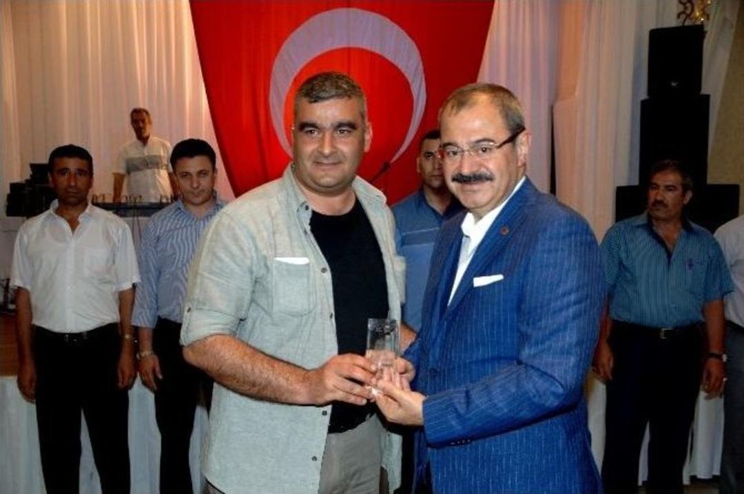 Sanko Holding İftar Yemeğinde G&uuml;zel Tablo