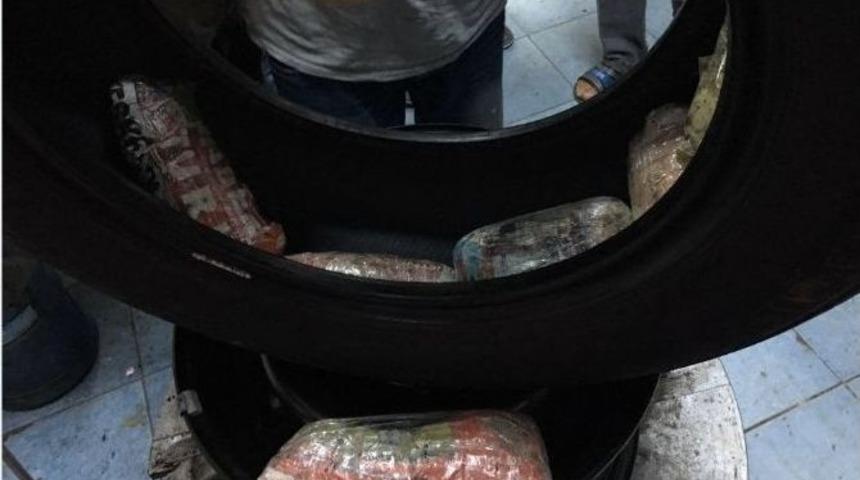 İzmir&rsquo;de Uyuşturucu Tacirlerine Darbe