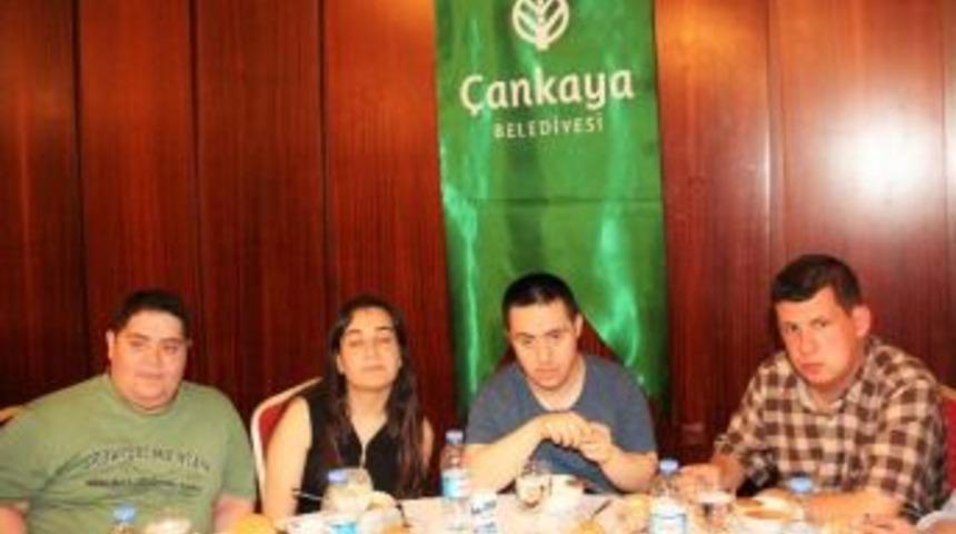 Engelliler İftarda Buluştu