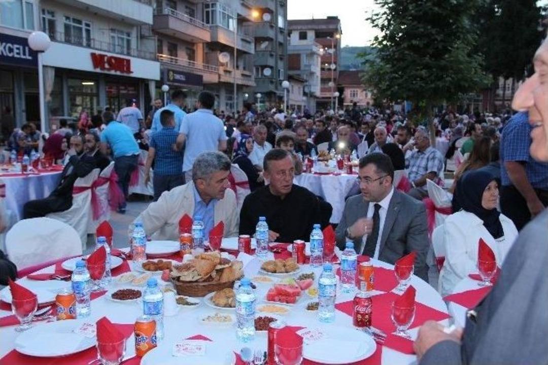 Yığılca Belediyesi Şehit Yakınları Ve Gaziler İ&ccedil;in İftar Verdi