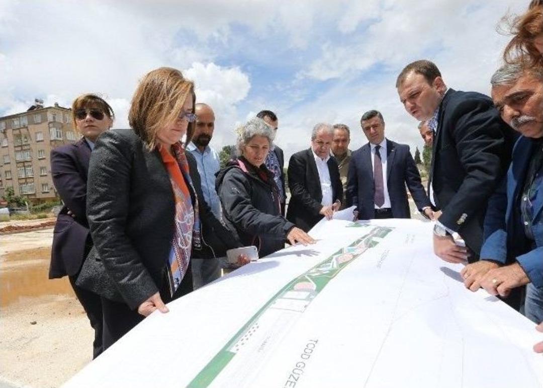 B&uuml;y&uuml;kşehir İstasyon Parkı Yapım &Ccedil;alışmaları Devam Ediyor