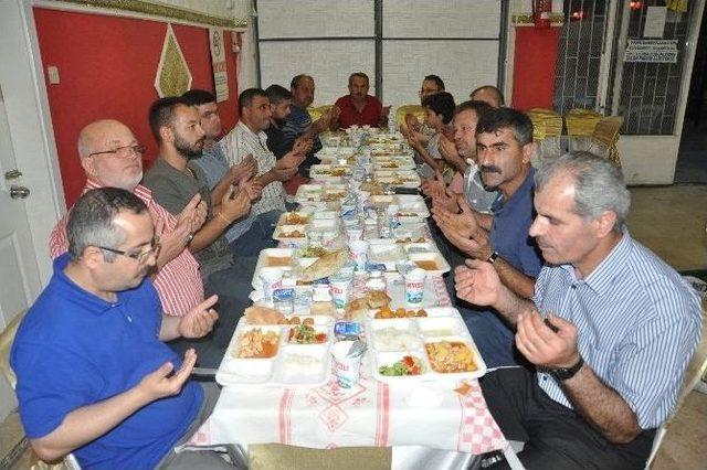 Bozüyük’te Sanayi Esnafı İftar Sofrasında Buluştu