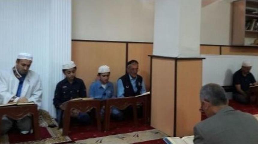 Hakkarili K&uuml;&ccedil;&uuml;k Hafızlar Hayran Bırakıyor