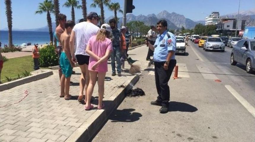 Ş&uuml;pheli &Ccedil;antadan Kıyafet &Ccedil;ıktı