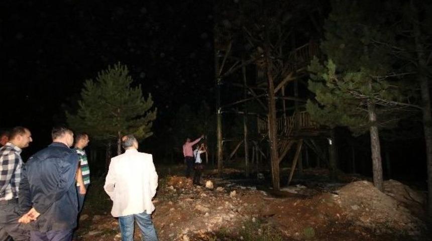 Mesire Alanında &Ccedil;ıkan Yangın B&uuml;y&uuml;meden S&ouml;nd&uuml;r&uuml;ld&uuml;