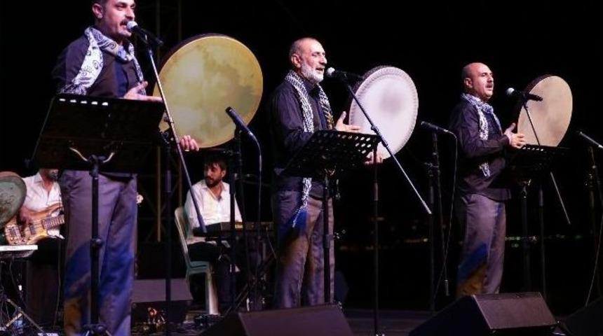 Grup Tillo İlahilerle Coşturdu