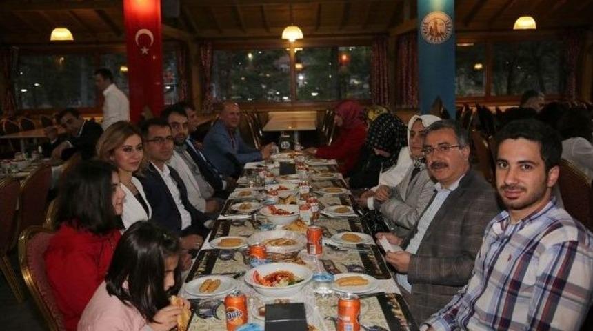 Başkan Aydın, Meclis Üyeleriyle İftarda Buluştu