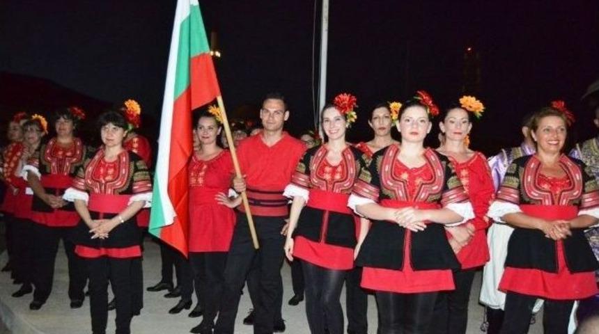 Ayvalık&rsquo;ta Uluslararası Halk Dansları Coşkusu