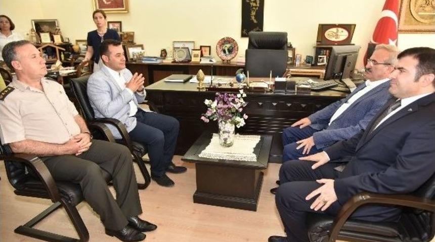Vali Karaloğlu, Alanya Belediyesini Ziyaret Etti