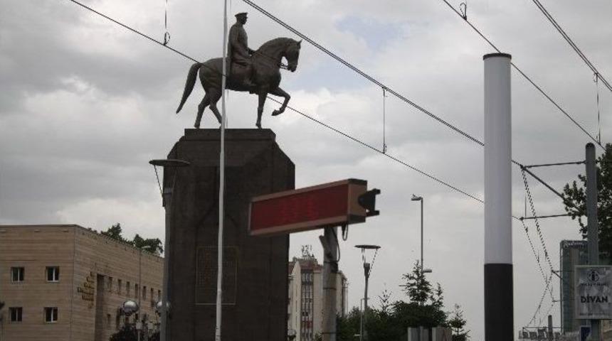 Sıcak Havadan Ka&ccedil;tılar, Parklara Doldular