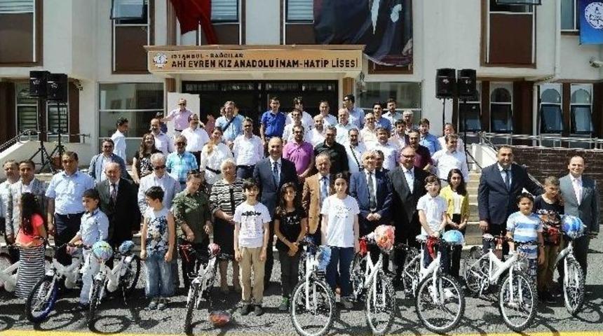 Bağcılar&rsquo;da Karne Sevinci