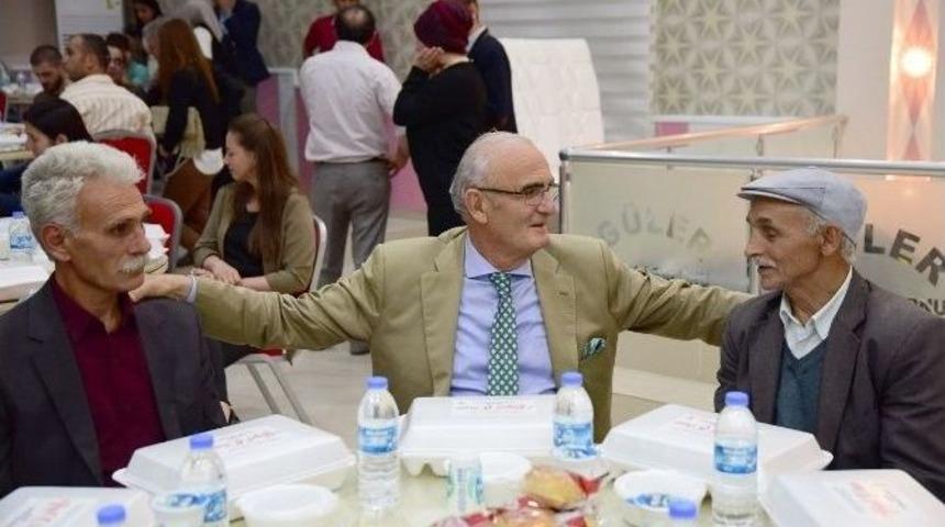 Başkan Yılmaz, Orucunu Şehit Babası İle A&ccedil;tı