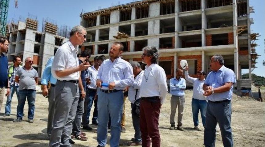 Ak Parti Aydın Milletvekili &Ouml;z, S&ouml;ke&rsquo;de Yurt İnşaatını İnceledi