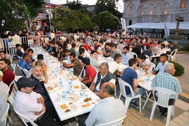 Bakan Tüfenkci, Battalgazi’de Ramazan Programına Katıldı