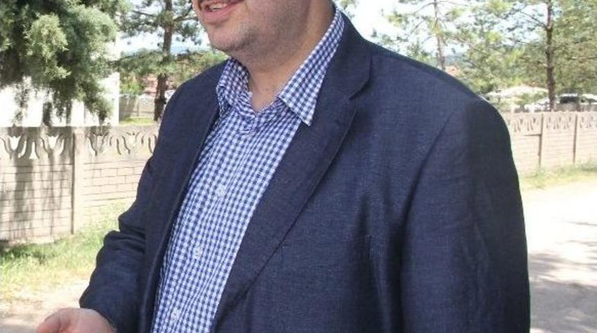 10. Yıl Marşı&rsquo;nı Yasaklayan M&uuml;d&uuml;re Ak Partili Vekil Ercoşkun&rsquo;dan Destek