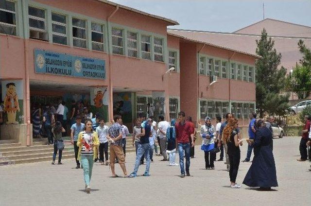 Nusaybinli Terör Mağduru Öğrenciler Mardin’de Sınava Girdi