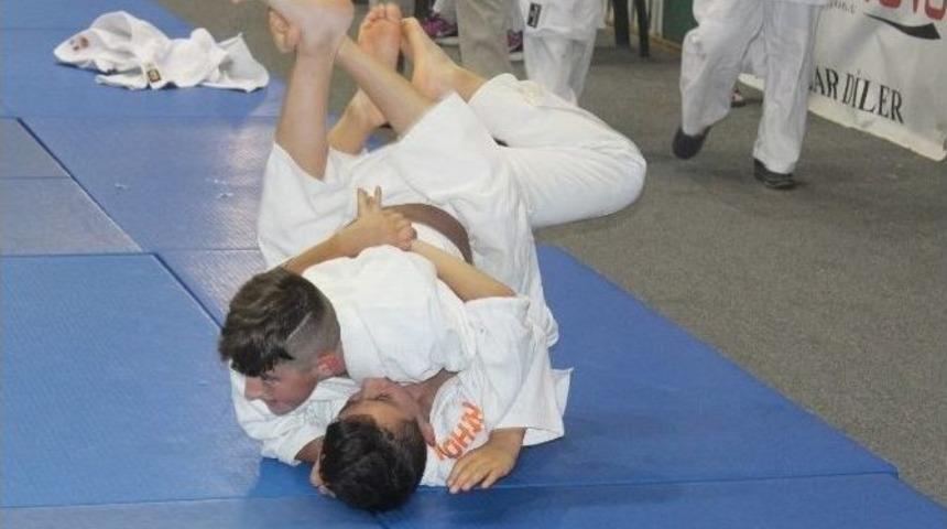Uluslararası Judo Turnuvası Edirne&rsquo;de Başladı