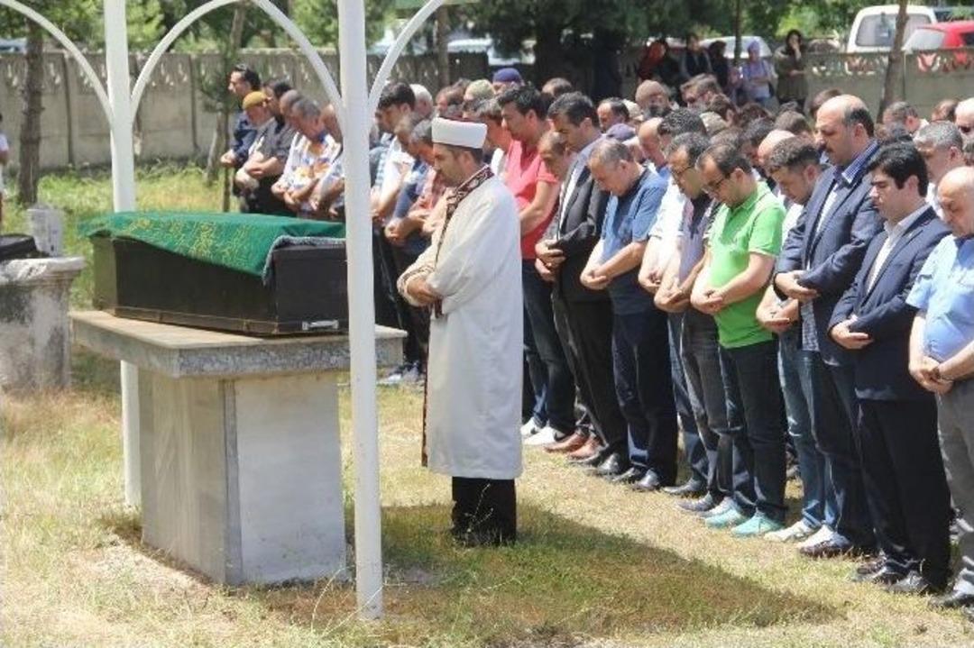 Hayırsever İşadamı Dualarla Toprağa Verildi