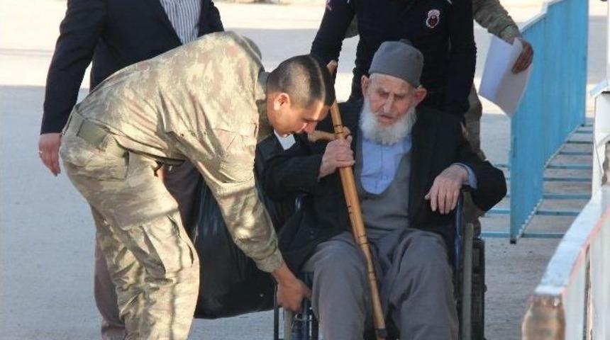 Elazığ&rsquo;da 111 Yaşında Cezaevine Giren Daha Sonra Cezası Ertelenerek Tahliye Edilen Dede Vefat Etti