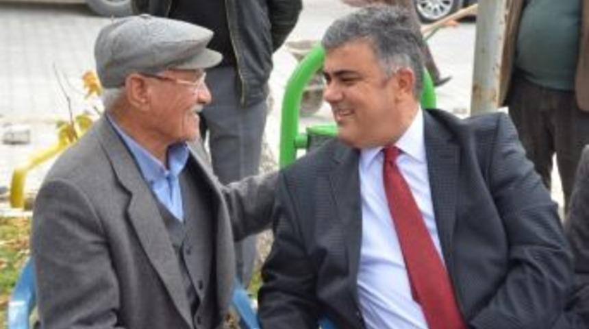 Başkan &Ouml;zg&uuml;ven&rsquo;den Babalar G&uuml;n&uuml; Mesajı