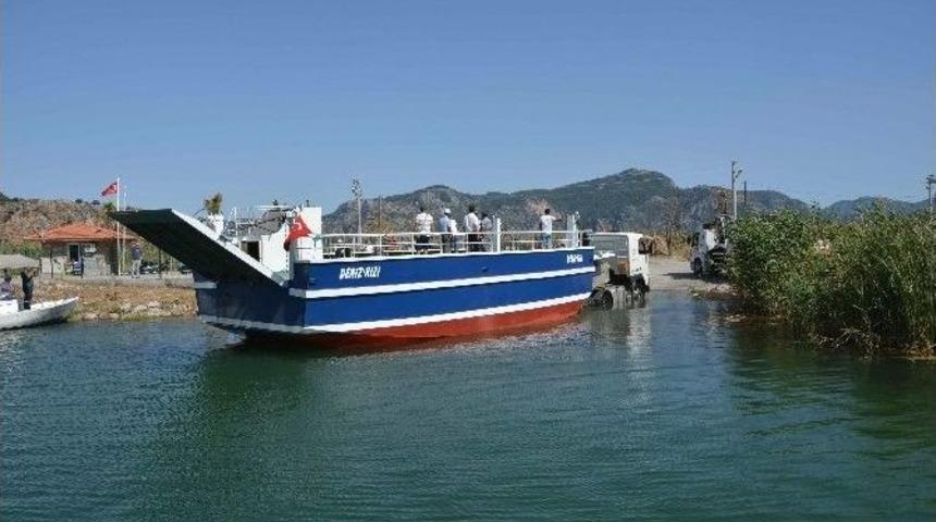 &rsquo;&rsquo;denizkızı&rsquo;&rsquo; Suya İndi