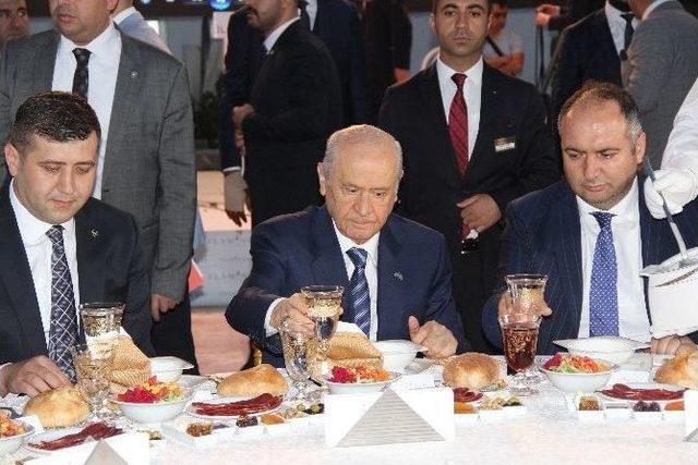 Mhp Genel Başkanı Devlet Bahçeli Kayseri’de Partililerle İftar Açtı