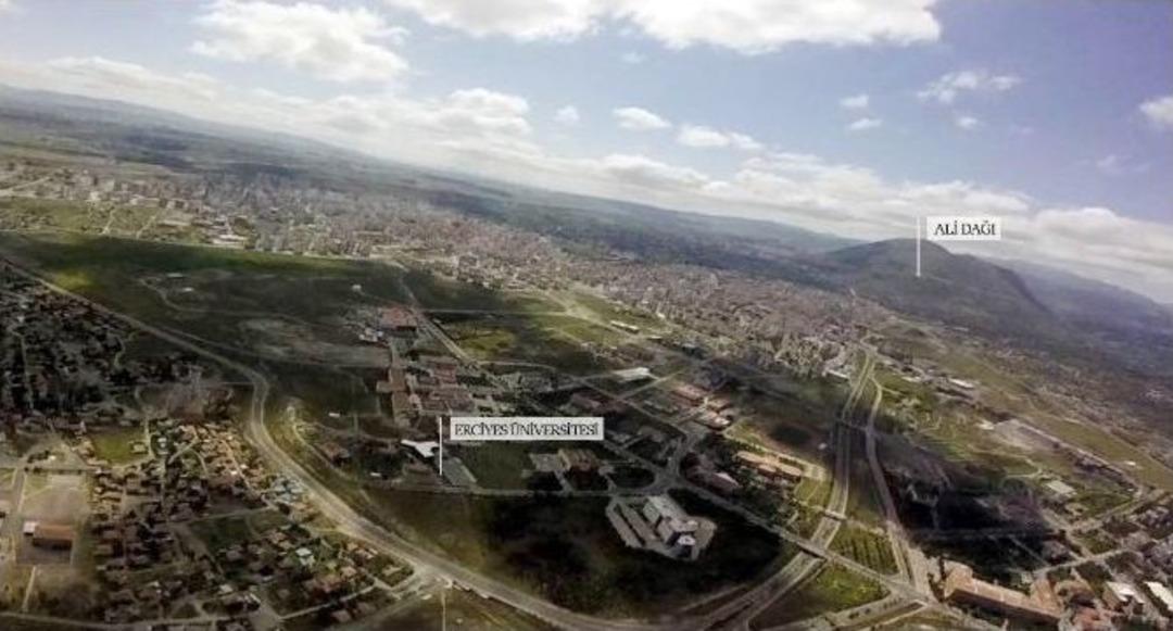 Liselilerin 30 Kilometre Y&uuml;ksekten &Ccedil;ektiği G&ouml;r&uuml;nt&uuml;ler İzleyenleri B&uuml;y&uuml;ledi