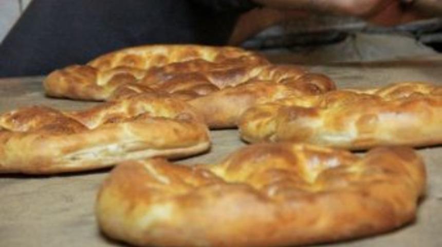 Vatandaşların Ramazan Ayında Pide Kuyruğu