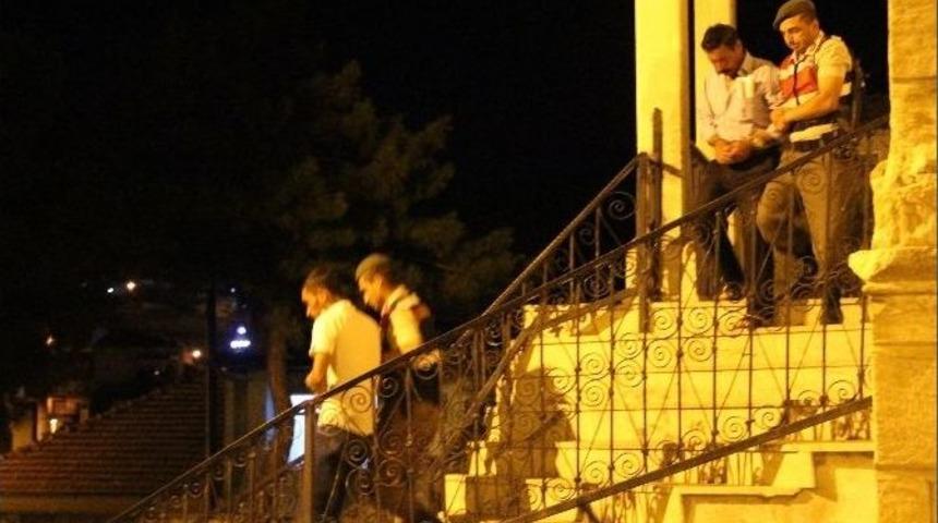 Demirci&rsquo;de &Ouml;l&uuml; Bulunan Kız Cinayetinde 2 Tutuklama