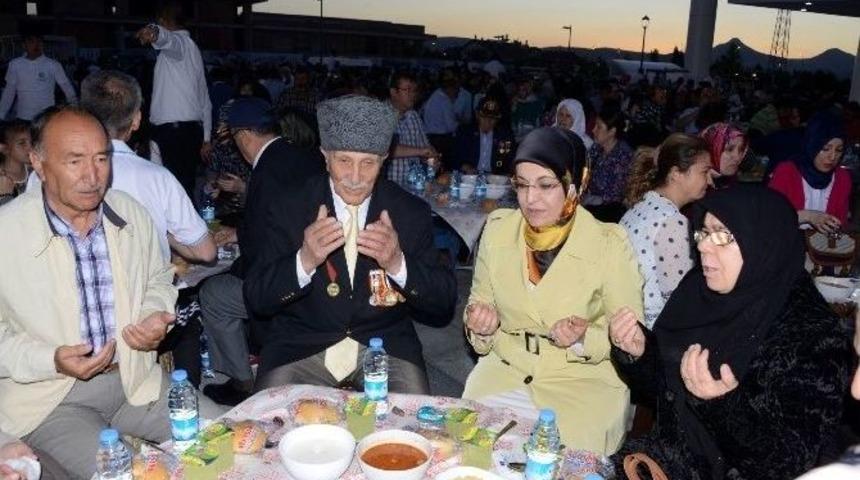 Meram Belediyesi&rsquo;nden Anlamlı İftar Programı