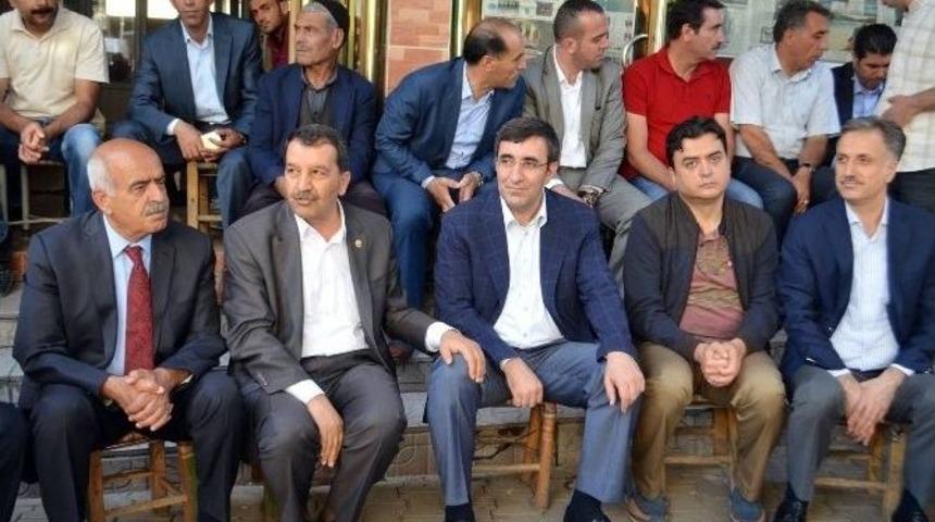 Ak Parti Genel Başkan Yardımcısı Cevdet Yılmaz, Gen&ccedil; İl&ccedil;esinde Vatandaşlarla Bir Araya Geldi