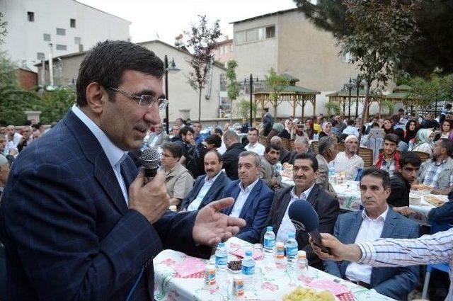 Ak Parti Genel Başkan Yardımcısı Cevdet Yılmaz, Genç İlçesinde Vatandaşlarla Bir Araya Geldi