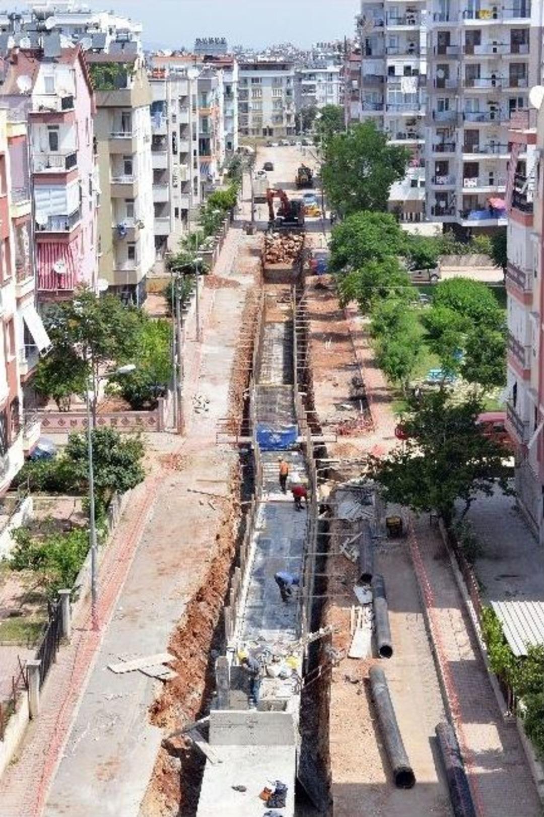 B&uuml;y&uuml;kşehirden, Kepez Ve Muratpaşa&rsquo;ya Yağmur Suyu Drenaj Hattı Yatırımları