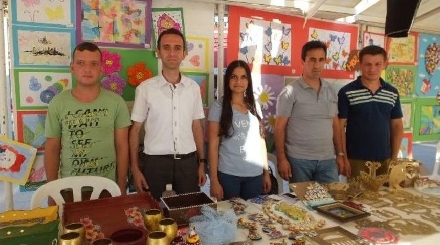 Burhaniye&rsquo;de &Ouml;zel &Ouml;ğrencilerin Sergisine Yoğun İlgi