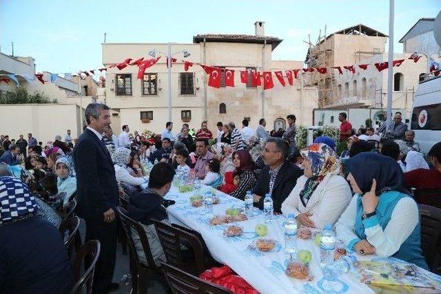 Erdoğan, İftarını Şehreküstü Konakları’nda Açtı