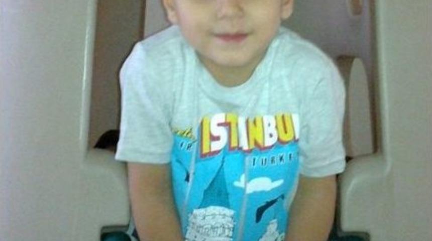 Otob&uuml;s Altında Kalan 7 Yaşındaki Musa Toprağa Verildi