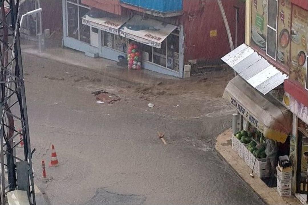 G&uuml;m&uuml;şhane&rsquo;de Etkili Yağmur