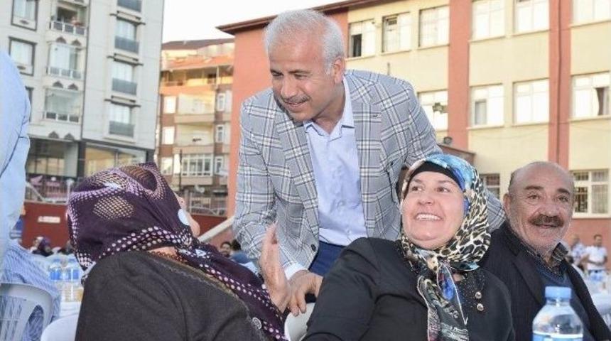 Ak Parti İl Teşkilatından Mahalle İftarı
