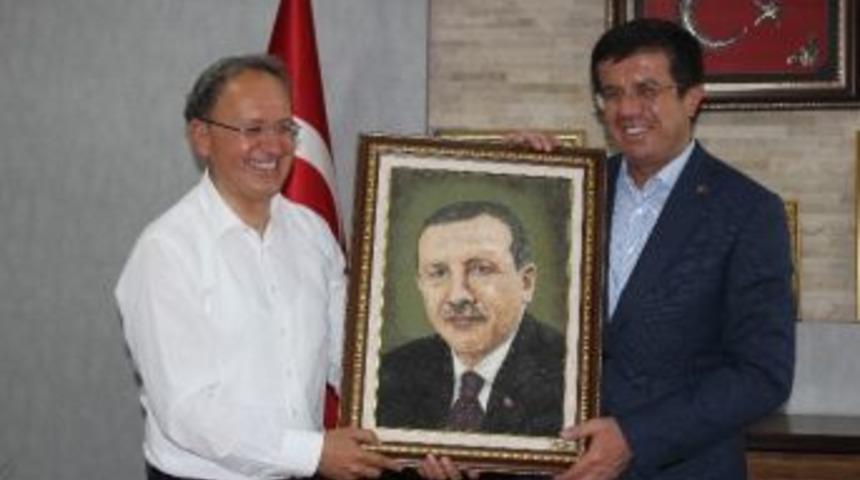 Ekonomi Bakanı Nihat Zeybekci: &ldquo;t&uuml;rkiye En Az Y&uuml;zde Beş B&uuml;y&uuml;me Sağlamalı&rdquo;