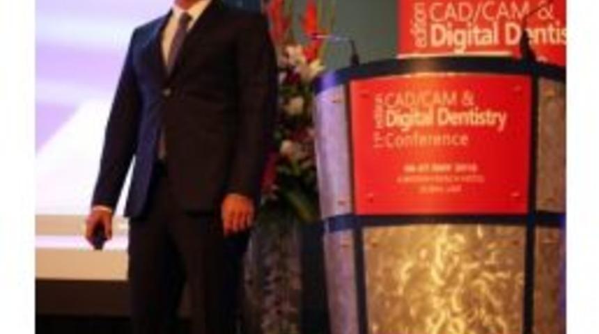 G&uuml;lerken Diş Etiniz G&ouml;r&uuml;n&uuml;yorsa Dikkat