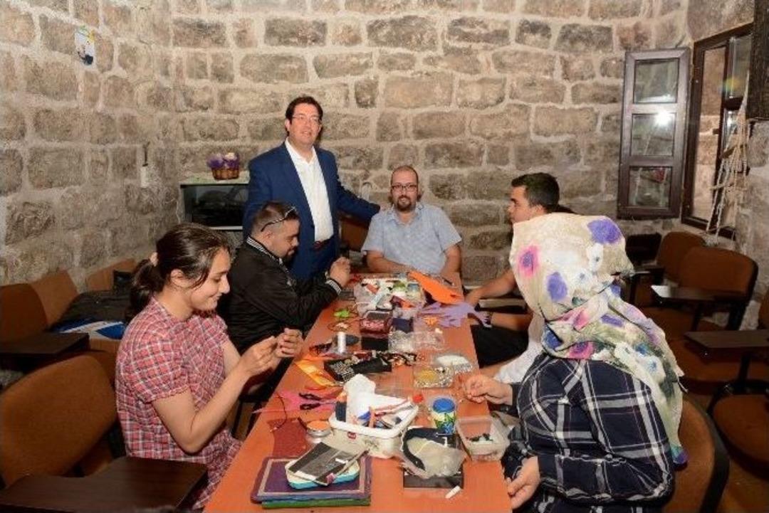 (&ouml;zel Haber) 14&rsquo;&uuml;nc&uuml; Y&uuml;zyıldan Kalma Zinciriye Medresesinde Eğitimler Devam Ediyor