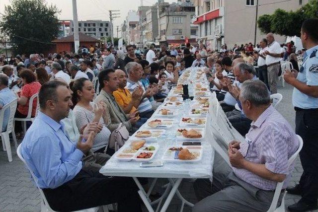 Büyükşehir Belediyesi Dörtyol’da Halka İftar Verdi