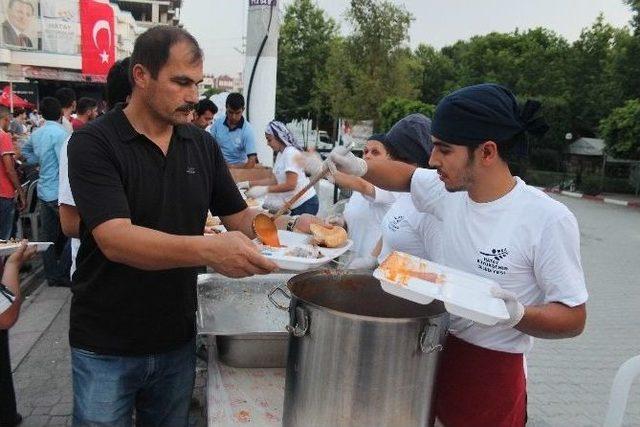 Büyükşehir Belediyesi Dörtyol’da Halka İftar Verdi